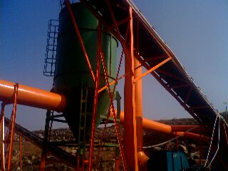 湖南婁底懷民碎石場--JH-400反吹布袋除塵器